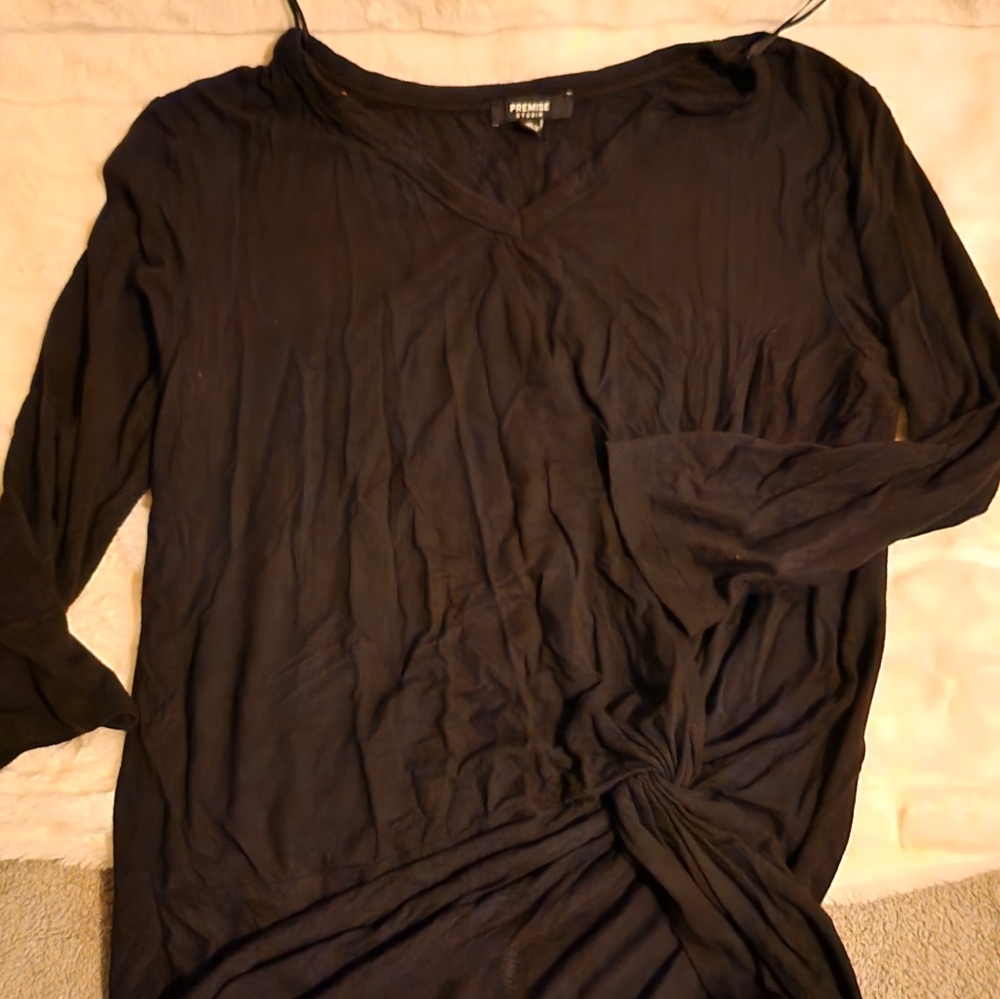 Black Twist Front Top
